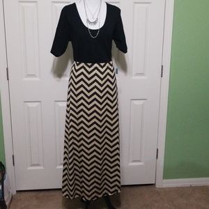 *PLUS SIZE* Chevron Maxi skirt